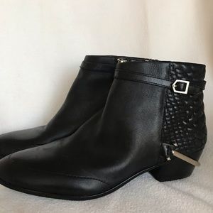 Sam Edelman Ankle Booties - Black size 9